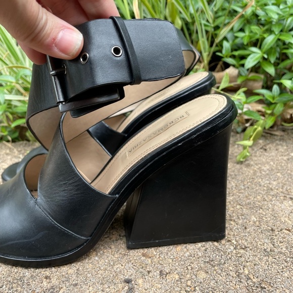BCBGMAXAZRIA Sara Chunky Square Heel Sandal Ankle Strap Black Leather Size 9.5 - Picture 4 of 11